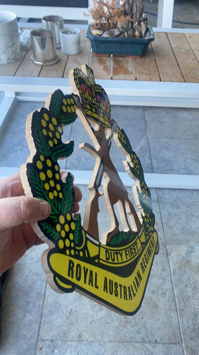 Cutout skippy Badge